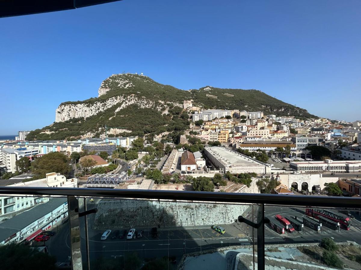Ocean Village Luxury 2 Bed 2 Bath Apartment - Amazing Views - Pools And Jacuzzis Gibraltar Bagian luar foto