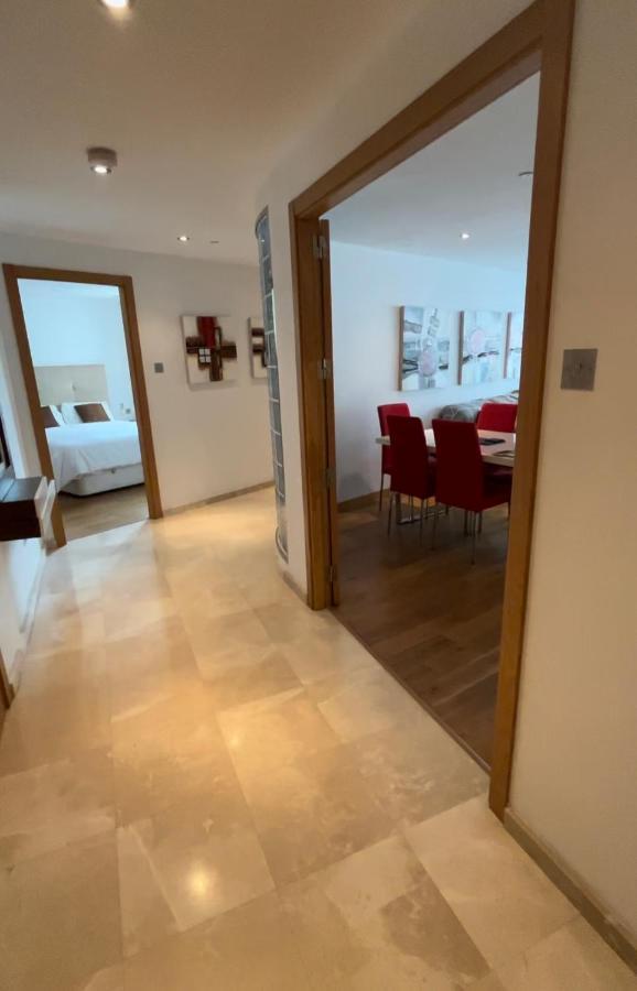 Ocean Village Luxury 2 Bed 2 Bath Apartment - Amazing Views - Pools And Jacuzzis Gibraltar Bagian luar foto