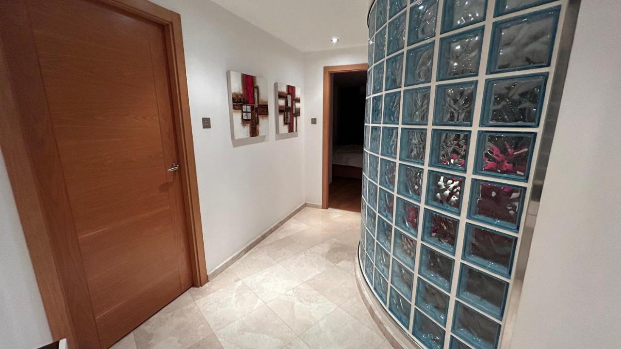 Ocean Village Luxury 2 Bed 2 Bath Apartment - Amazing Views - Pools And Jacuzzis Gibraltar Bagian luar foto