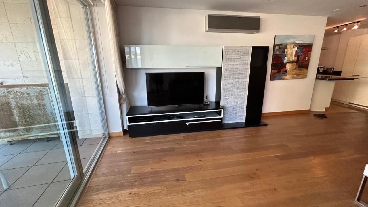 Ocean Village Luxury 2 Bed 2 Bath Apartment - Amazing Views - Pools And Jacuzzis Gibraltar Bagian luar foto