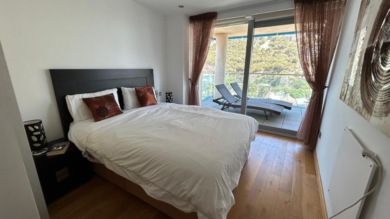 Ocean Village Luxury 2 Bed 2 Bath Apartment - Amazing Views - Pools And Jacuzzis Gibraltar Bagian luar foto