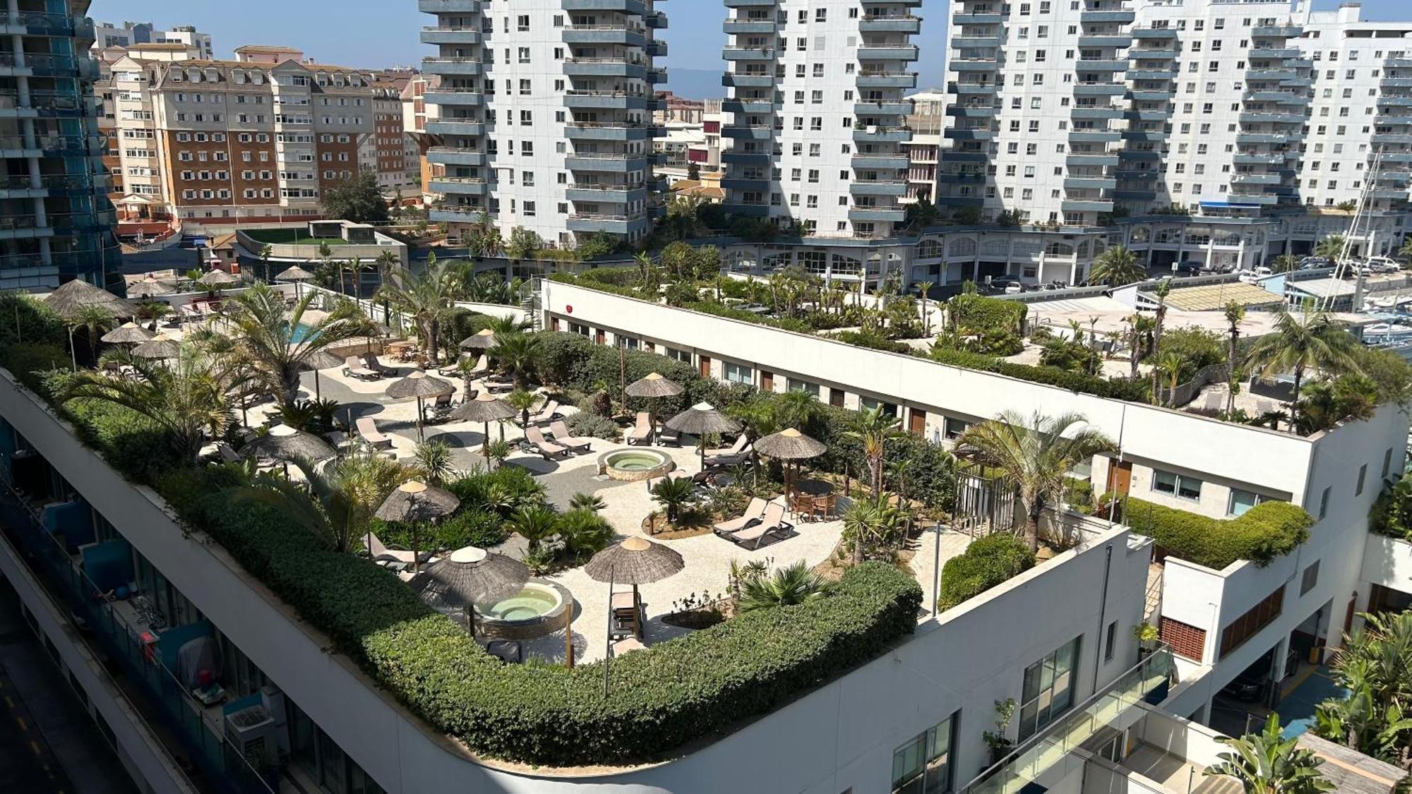 Ocean Village Luxury 2 Bed 2 Bath Apartment - Amazing Views - Pools And Jacuzzis Gibraltar Bagian luar foto